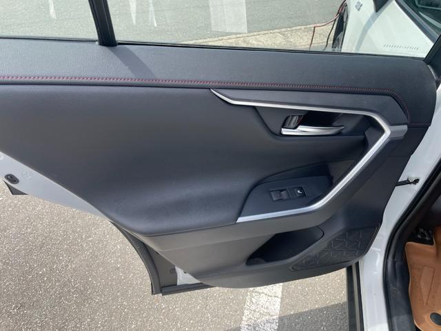 ＲＡＶ４ ＰＨＶ Ｚ　冠水歴車ナビＴＶ全方位モニターＢＴオーディオ対応スマートキーＰスタートフティーセンスプリクラッシュセーフティーレーダークルーズコントロール禁煙車ＥＴＣ２．０サンルーフＰＨＶ車シートエアコンＡＣ１００Ｖ（50枚目）