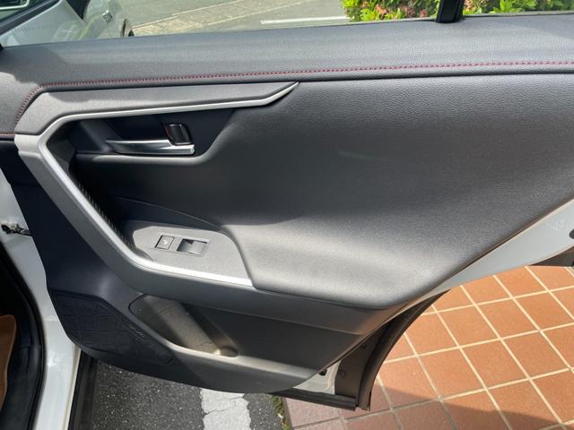 ＲＡＶ４ ＰＨＶ Ｚ　冠水歴車ナビＴＶ全方位モニターＢＴオーディオ対応スマートキーＰスタートフティーセンスプリクラッシュセーフティーレーダークルーズコントロール禁煙車ＥＴＣ２．０サンルーフＰＨＶ車シートエアコンＡＣ１００Ｖ（55枚目）