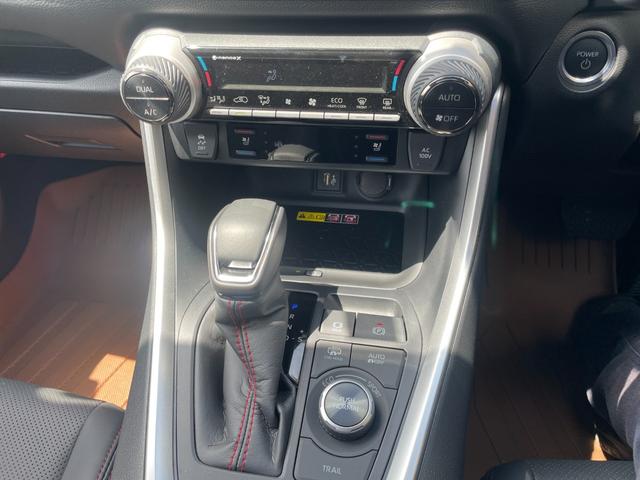 ＲＡＶ４ ＰＨＶ Ｚ　冠水歴車ナビＴＶ全方位モニターＢＴオーディオ対応スマートキーＰスタートフティーセンスプリクラッシュセーフティーレーダークルーズコントロール禁煙車ＥＴＣ２．０サンルーフＰＨＶ車シートエアコンＡＣ１００Ｖ（76枚目）