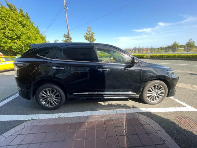 ハリアー プレミアム　冠水歴車ナビバックカメラセーフティーセンス衝突軽減ブレーキ付プリクラッシュセーフティークルーズコントロールスマートキーＰスタートパワーバックドア衝突安全ボディー純正アルミオートマチックハイビーム（7枚目）