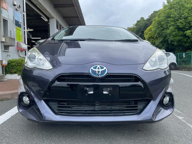 アクア Ｓ　冠水歴車ナビＴＶバックカメラＢＴオーディオ対応ＥＴＣ車載器スマートキーＰスタートイモビライザー禁煙車電格ミラーヘッドライトレベライザーメンテナンスノート取説付純正アルミプライバシーガラス（3枚目）