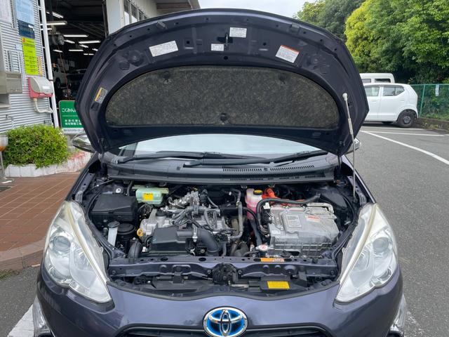 アクア Ｓ　冠水歴車ナビＴＶバックカメラＢＴオーディオ対応ＥＴＣ車載器スマートキーＰスタートイモビライザー禁煙車電格ミラーヘッドライトレベライザーメンテナンスノート取説付純正アルミプライバシーガラス（35枚目）
