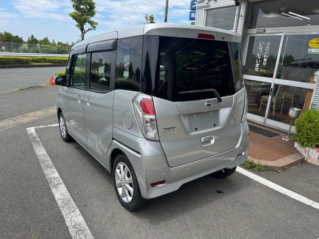 デイズルークス Ｘ　Ｖセレクション　フロア浸水歴車ナビＴＶバックカメラＥＴＣ車載器アラウンドビューモニタースマートキーＰスタートイモビライザーエマージェンシーブレーキ衝突軽減ブレーキ踏み間違え防止装置両側パワスラ電格ミラードラレコ付（5枚目）
