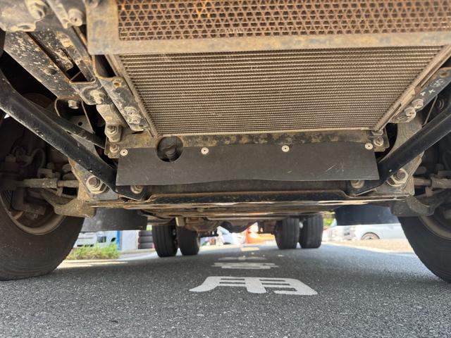 エルフトラック 　レッカー車センチュリーウィンチ付ホイールドーリー作業灯ナビバックカメラ車体長４５５ｃｍ幅１８８ｃｍ高１９７ｃｍフロア５速ＭＴ４０００ｃｃディーゼルターボ坂道発進補助装置キーレスエントリー付フル装備（15枚目）