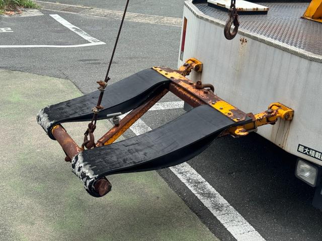デュトロ 　レッカー車フロア５ＭＴディーゼルＰＴＯヘッドライトレベライザーメンテノート取説３名乗車車体長さ５０７ｃｍ幅１８８ｃｍ高さ２２９ｃｍエアコンパワステパワーウィンド電格ミラー（67枚目）