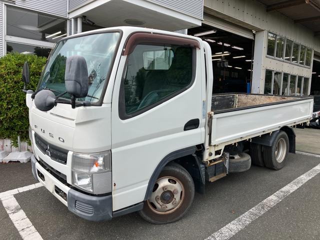 キャンター 全低床　平ボディー三方開きブルーテックキャンターリヤＷタイヤ２ｔ積載ＥＴＣ車載器３０００ｃｃディーゼルターボ５ＭＴ荷台鉄板張り荷台内寸長さ３１１ｃｍ幅１６１ｃｍ高さ３８ｃｍ床面地上高８０ｃｍ左側電格ミラー（2枚目）
