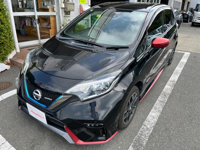 ノート ｅ－パワーニスモ　法人ワンオーナーナビＴＶバックカメラアラウンドビューモニターＥＴＣ車載器禁煙車エマージェンシーブレーキメンテナンスノート取説付スマートキー２本Ｐスタートイモビ衝突安全ボディーハイブリッド車ＬＥＤヘッド（2枚目）