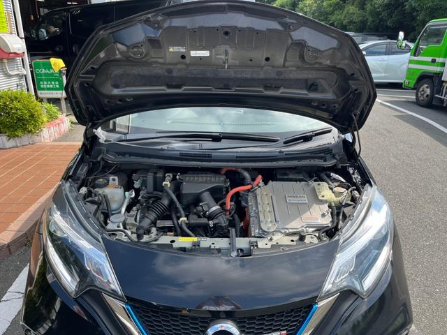 ノート ｅ－パワーニスモ　法人ワンオーナーナビＴＶバックカメラアラウンドビューモニターＥＴＣ車載器禁煙車エマージェンシーブレーキメンテナンスノート取説付スマートキー２本Ｐスタートイモビ衝突安全ボディーハイブリッド車ＬＥＤヘッド（36枚目）