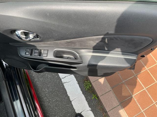 ノート ｅ－パワーニスモ　法人ワンオーナーナビＴＶバックカメラアラウンドビューモニターＥＴＣ車載器禁煙車エマージェンシーブレーキメンテナンスノート取説付スマートキー２本Ｐスタートイモビ衝突安全ボディーハイブリッド車ＬＥＤヘッド（39枚目）