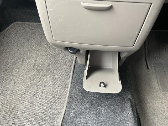 ムーヴコンテ Ｘスペシャル　ナビＴＶ禁煙車メンテナンスノート取説付衝突安全ボディープライバシーガラスヘッドライトレベライザーＡＣＰＳＰＷキーレスエントリーフル装備スペアタイヤ付アームレストコンソール電格ミラーベンチシート（73枚目）