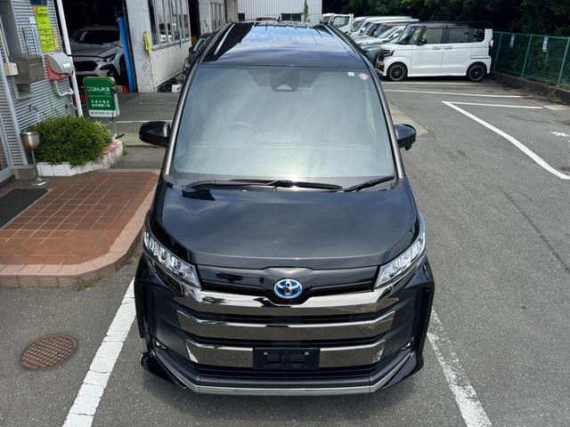 ノア ハイブリッドＳ－Ｚ　冠水歴車ナビＴＶバックカメラＥＴＣ２．０リヤフリップダウンモニター禁煙車ブラインドスポットモニターセーフティーセンスプリクラッシュセーフティースマートキーアダプティブクルコン両側パワスラハイブリッド車（10枚目）