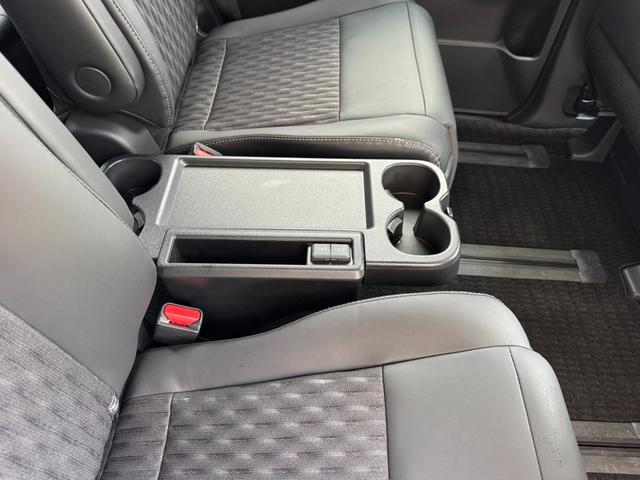 ノア ハイブリッドＳ－Ｚ　冠水歴車ナビＴＶバックカメラＥＴＣ２．０リヤフリップダウンモニター禁煙車ブラインドスポットモニターセーフティーセンスプリクラッシュセーフティースマートキーアダプティブクルコン両側パワスラハイブリッド車（67枚目）