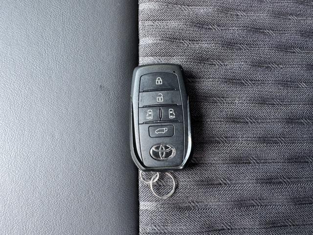 ノア ハイブリッドＳ－Ｚ　冠水歴車ナビＴＶバックカメラＥＴＣ２．０リヤフリップダウンモニター禁煙車ブラインドスポットモニターセーフティーセンスプリクラッシュセーフティースマートキーアダプティブクルコン両側パワスラハイブリッド車（80枚目）