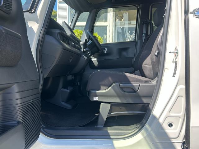 Ｎ－ＢＯＸカスタム ベースグレード　冠水歴車バックカメラステアリングスイッチセンシング衝突軽減ブレーキ踏み間違え防止先行車発信お知らせ機能アダプティブクルーズコントロールオートマチックハイビームオートリトラミラー前席シートヒーター禁煙車（47枚目）