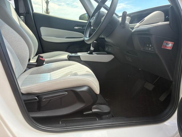 フィット ホーム　冠水歴車ナビＴＶバックカメラＥＴＣ車載器ＢＴオーディオ対応センシング衝突軽減ブレーキ踏み間違防止アダプティブクルーズコントロール禁煙車スマートキードライブレコーダーＬＥＤヘッドオートマチックハイビーム（40枚目）