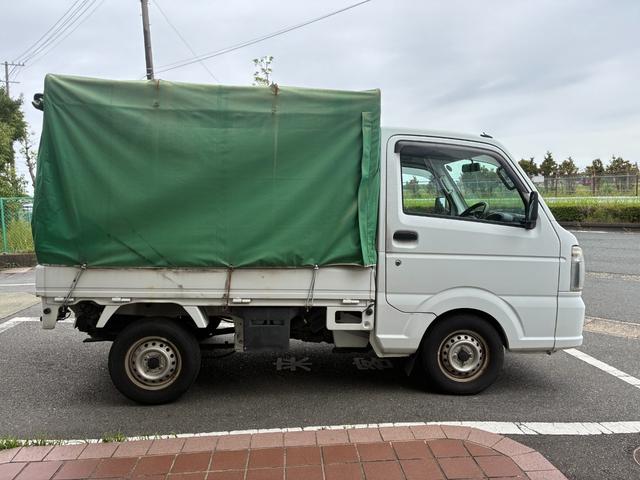 キャリイトラック ＫＣ　エアコンパワステ付２ＷＤ５ＭＴ三方開きメンテナンスノート取説付荷台幌車荷台内寸長さ１９７ＣＭ幅１３８ＣＭ床面地上高６８ＣＭヘッドライトレベライザースペアキースペアタイヤ運転席エアバッグ付（7枚目）