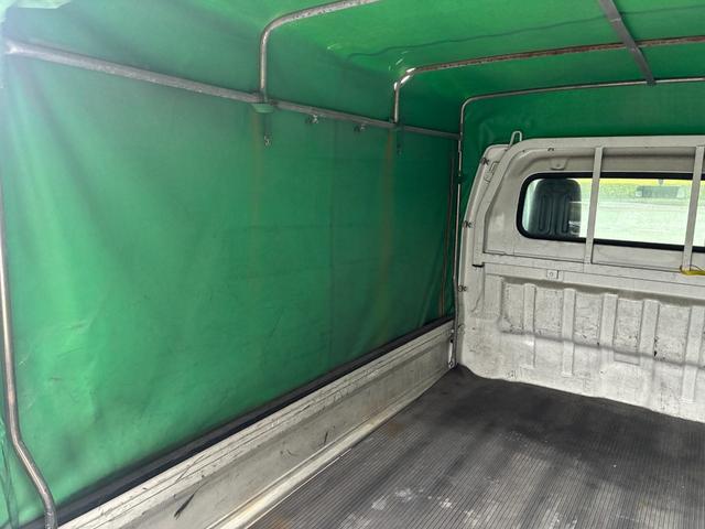 キャリイトラック ＫＣ　エアコンパワステ付２ＷＤ５ＭＴ三方開きメンテナンスノート取説付荷台幌車荷台内寸長さ１９７ＣＭ幅１３８ＣＭ床面地上高６８ＣＭヘッドライトレベライザースペアキースペアタイヤ運転席エアバッグ付（14枚目）