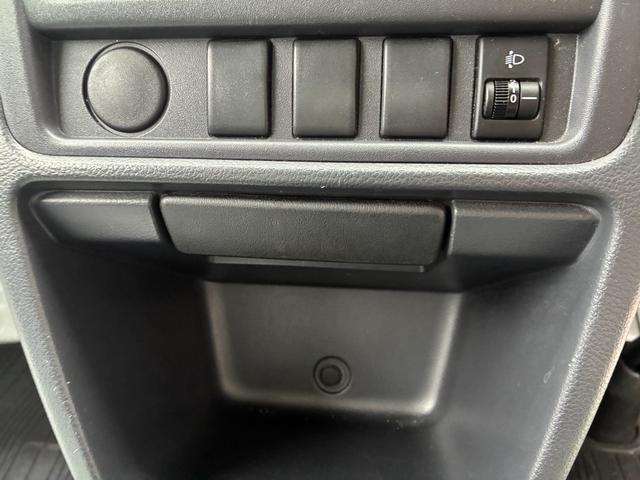 キャリイトラック ＫＣ　エアコンパワステ付２ＷＤ５ＭＴ三方開きメンテナンスノート取説付荷台幌車荷台内寸長さ１９７ＣＭ幅１３８ＣＭ床面地上高６８ＣＭヘッドライトレベライザースペアキースペアタイヤ運転席エアバッグ付（56枚目）