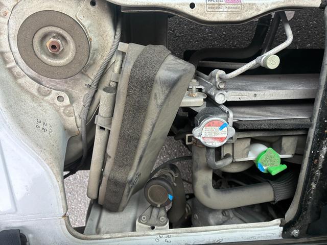 キャリイトラック ＫＣ　エアコンパワステ付２ＷＤ５ＭＴ三方開きメンテナンスノート取説付荷台幌車荷台内寸長さ１９７ＣＭ幅１３８ＣＭ床面地上高６８ＣＭヘッドライトレベライザースペアキースペアタイヤ運転席エアバッグ付（58枚目）