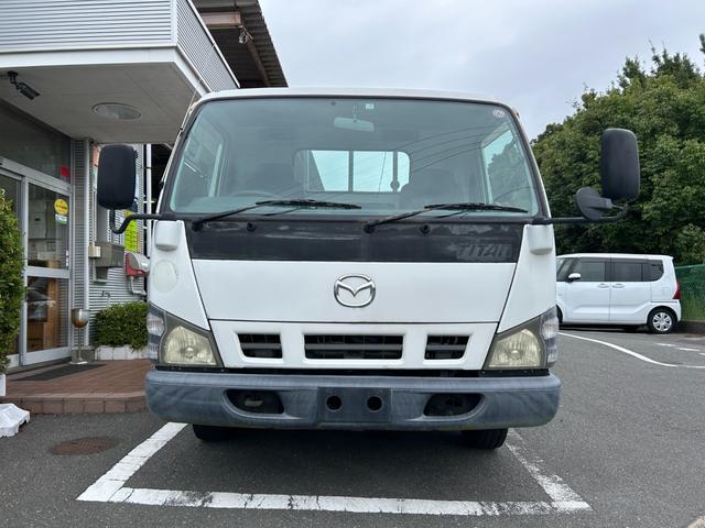 タイタントラック ワイドロングフルワイドロー　平ボディートラック２ｔ積載ワイドロング３方開きＥＴＣ車載器ロープ穴４対イージーゲート荷台鉄板張り荷台内寸長さ４３３ｃｍ幅２０２ｃｍ高さ３８ｃｍ床面地上高８７ｃｍ三方開き４８００ｃｃディーゼルターボ（3枚目）