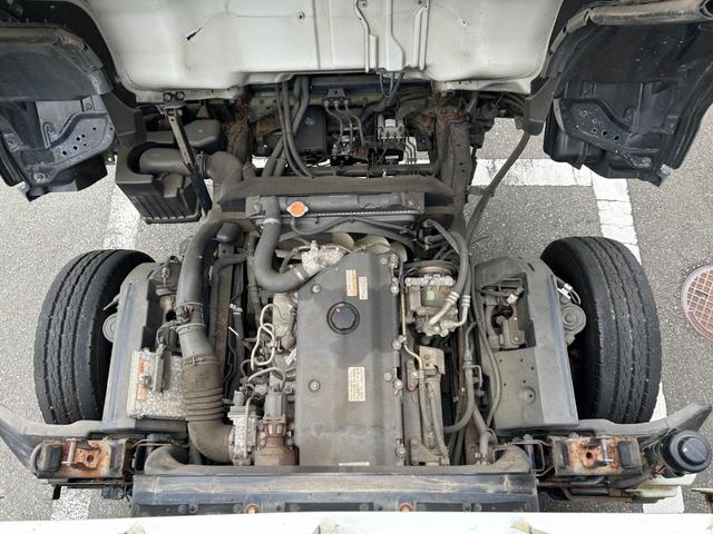 タイタントラック ワイドロングフルワイドロー　平ボディートラック２ｔ積載ワイドロング３方開きＥＴＣ車載器ロープ穴４対イージーゲート荷台鉄板張り荷台内寸長さ４３３ｃｍ幅２０２ｃｍ高さ３８ｃｍ床面地上高８７ｃｍ三方開き４８００ｃｃディーゼルターボ（35枚目）