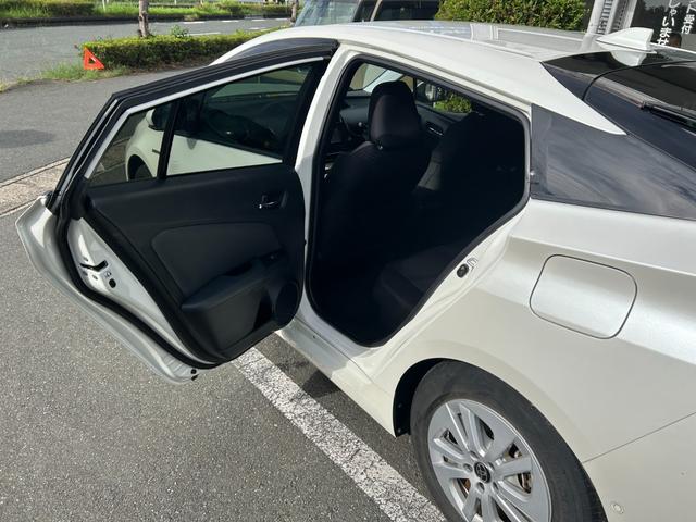 プリウス Ｓセーフティプラス　冠水歴車ナビＴＶバックカメラＥＴＣ車載器セーフティーセンスプリクラッシュセーフティーレーダークルーズコントロールスマートキーＰスタートオートマチックハイビーム禁煙車ドライブレコーダー横滑り防止装置（47枚目）