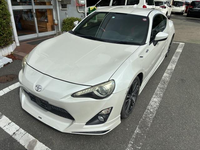 ８６ ＧＴ　冠水歴車ナビＴＶバックカメラ６速マニュアルＥＴＣ車載器スマートキーＰスタートイモビライザーパワートランクリッド禁煙車オートライトオートエアコンホワイトパール衝突安全ボディーフォグランプ付フル装備（2枚目）
