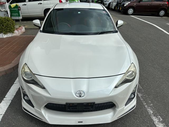 ８６ ＧＴ　冠水歴車ナビＴＶバックカメラ６速マニュアルＥＴＣ車載器スマートキーＰスタートイモビライザーパワートランクリッド禁煙車オートライトオートエアコンホワイトパール衝突安全ボディーフォグランプ付フル装備（4枚目）