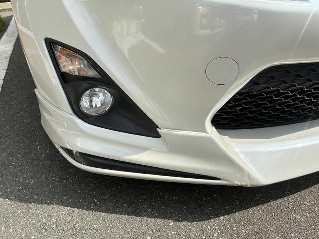 ８６ ＧＴ　冠水歴車ナビＴＶバックカメラ６速マニュアルＥＴＣ車載器スマートキーＰスタートイモビライザーパワートランクリッド禁煙車オートライトオートエアコンホワイトパール衝突安全ボディーフォグランプ付フル装備（19枚目）