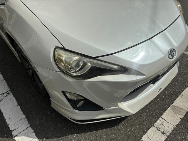８６ ＧＴ　冠水歴車ナビＴＶバックカメラ６速マニュアルＥＴＣ車載器スマートキーＰスタートイモビライザーパワートランクリッド禁煙車オートライトオートエアコンホワイトパール衝突安全ボディーフォグランプ付フル装備（21枚目）