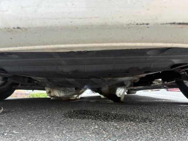８６ ＧＴ　冠水歴車ナビＴＶバックカメラ６速マニュアルＥＴＣ車載器スマートキーＰスタートイモビライザーパワートランクリッド禁煙車オートライトオートエアコンホワイトパール衝突安全ボディーフォグランプ付フル装備（28枚目）