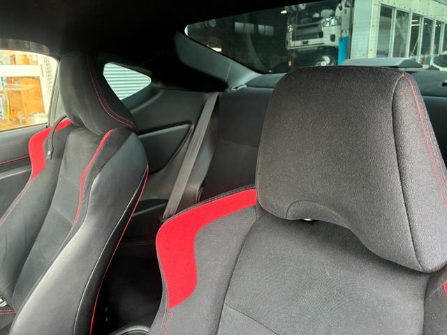 ８６ ＧＴ　冠水歴車ナビＴＶバックカメラ６速マニュアルＥＴＣ車載器スマートキーＰスタートイモビライザーパワートランクリッド禁煙車オートライトオートエアコンホワイトパール衝突安全ボディーフォグランプ付フル装備（43枚目）