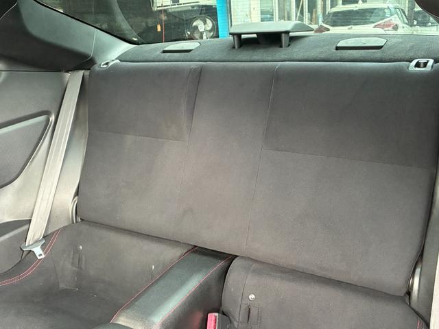 ８６ ＧＴ　冠水歴車ナビＴＶバックカメラ６速マニュアルＥＴＣ車載器スマートキーＰスタートイモビライザーパワートランクリッド禁煙車オートライトオートエアコンホワイトパール衝突安全ボディーフォグランプ付フル装備（54枚目）