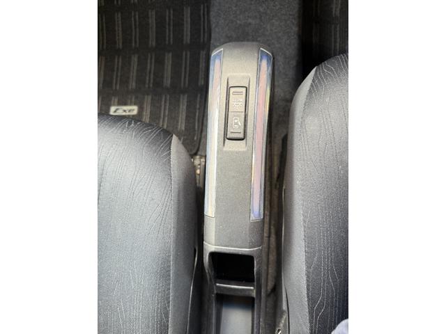 タントエグゼ カスタムG ナビTVバックカメラ禁煙車ETC車載器エアコンパワステパワーウィンドキーレスエントリーフル装備スマートキーセキュリティーアラームエコアイドル純正アルミプライバシーガラスオートエアコン(70枚目)