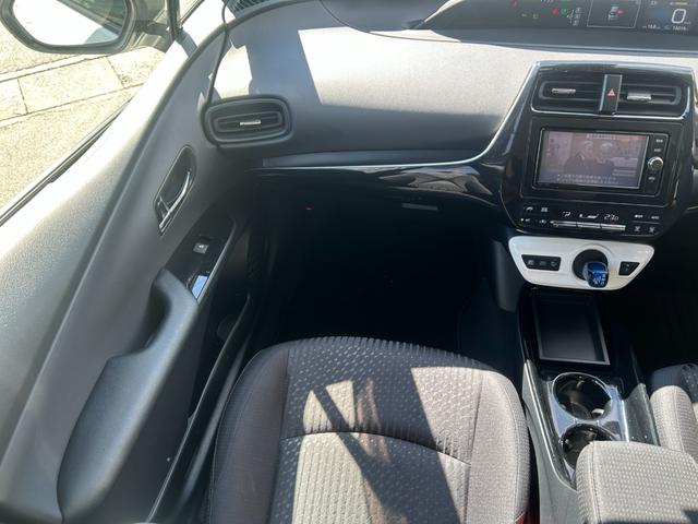 プリウス Ｓセーフティプラス　冠水歴車ナビＴＶＢＴオーディオ対応バックカメラＥＴＣ車載器セーフティーセンスプリクラッシュセーフティーアダプティブクルーズコントロールオートマチックハイビームドライブレコーダー禁煙車衝突安全ボディー（67枚目）