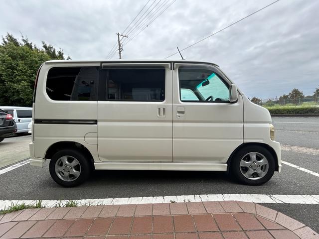 バモス Lターボローダウン 5ドアオートマ4名乗車インタークーラーターボエアコンパワステパワーウィンドキーレスエントリーフル装備スペアキー付ホワイトパールプライバシーガラスETC車載器メンテナンスノート取説付衝突安全ボディー(7枚目)