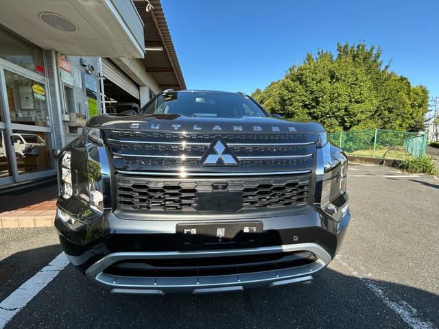 アウトランダーPHEV P 冠水歴車ナビTVバックカメラ全方位モニター3列シート7名乗車パワーバックドアナビTVHDMI入力BTオーディオ対応マイパイロットレーダークルーズコントロールスマートキーPスタート禁煙車シートヒーター付(3枚目)