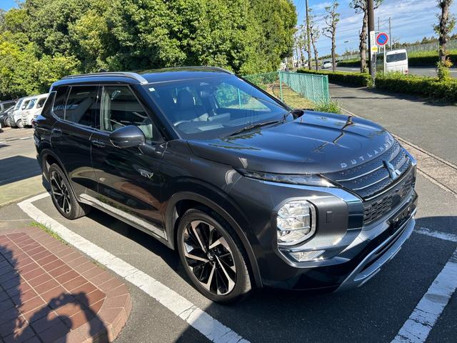 アウトランダーPHEV P 冠水歴車ナビTVバックカメラ全方位モニター3列シート7名乗車パワーバックドアナビTVHDMI入力BTオーディオ対応マイパイロットレーダークルーズコントロールスマートキーPスタート禁煙車シートヒーター付(6枚目)