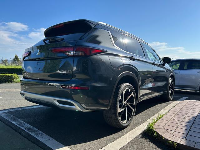 アウトランダーPHEV P 冠水歴車ナビTVバックカメラ全方位モニター3列シート7名乗車パワーバックドアナビTVHDMI入力BTオーディオ対応マイパイロットレーダークルーズコントロールスマートキーPスタート禁煙車シートヒーター付(8枚目)
