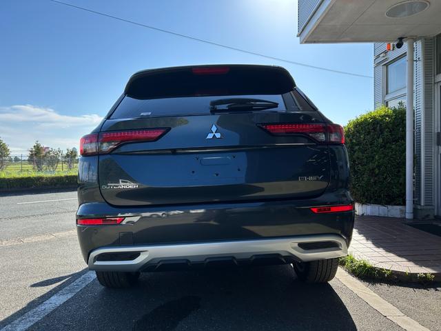 アウトランダーPHEV P 冠水歴車ナビTVバックカメラ全方位モニター3列シート7名乗車パワーバックドアナビTVHDMI入力BTオーディオ対応マイパイロットレーダークルーズコントロールスマートキーPスタート禁煙車シートヒーター付(10枚目)