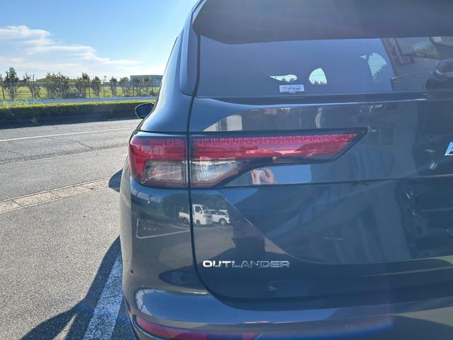 アウトランダーPHEV P 冠水歴車ナビTVバックカメラ全方位モニター3列シート7名乗車パワーバックドアナビTVHDMI入力BTオーディオ対応マイパイロットレーダークルーズコントロールスマートキーPスタート禁煙車シートヒーター付(21枚目)