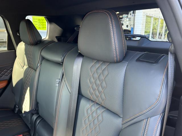 アウトランダーPHEV P 冠水歴車ナビTVバックカメラ全方位モニター3列シート7名乗車パワーバックドアナビTVHDMI入力BTオーディオ対応マイパイロットレーダークルーズコントロールスマートキーPスタート禁煙車シートヒーター付(50枚目)