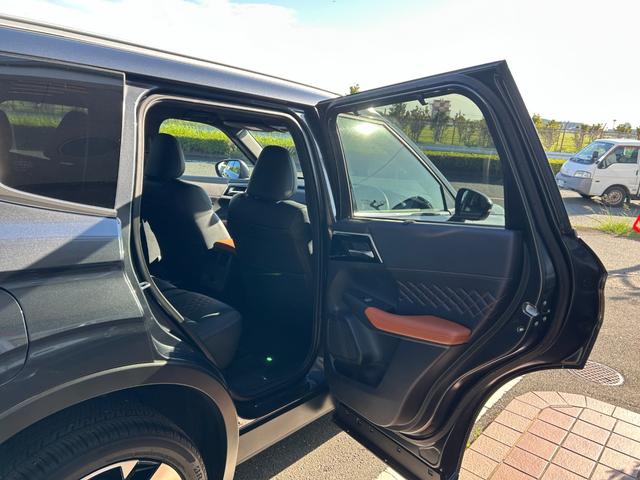 アウトランダーPHEV P 冠水歴車ナビTVバックカメラ全方位モニター3列シート7名乗車パワーバックドアナビTVHDMI入力BTオーディオ対応マイパイロットレーダークルーズコントロールスマートキーPスタート禁煙車シートヒーター付(53枚目)