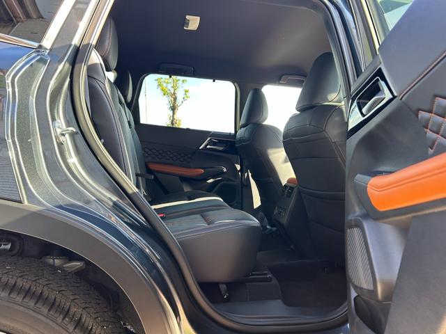 アウトランダーPHEV P 冠水歴車ナビTVバックカメラ全方位モニター3列シート7名乗車パワーバックドアナビTVHDMI入力BTオーディオ対応マイパイロットレーダークルーズコントロールスマートキーPスタート禁煙車シートヒーター付(57枚目)
