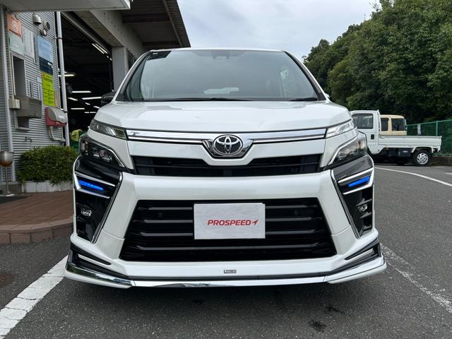 ヴォクシー ZS 煌II 冠水歴車ナビTVバックカメラCDDVD再生HDMI入力ETC車載器両側パワスラスマートキーPスタートイモビ付3列シート7名乗車ドライブレコーダー白線逸脱警報セーフティーセンスプリクラッシュセーフティー(4枚目)