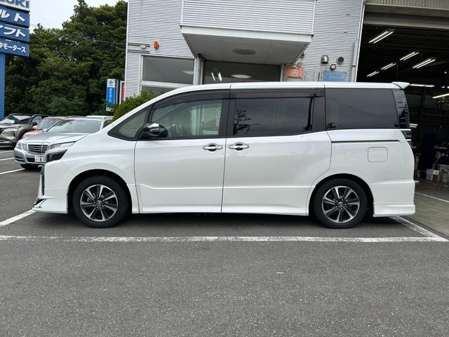 ヴォクシー ZS 煌II 冠水歴車ナビTVバックカメラCDDVD再生HDMI入力ETC車載器両側パワスラスマートキーPスタートイモビ付3列シート7名乗車ドライブレコーダー白線逸脱警報セーフティーセンスプリクラッシュセーフティー(15枚目)