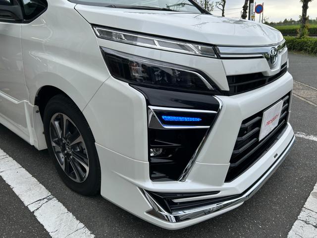 ヴォクシー ZS 煌II 冠水歴車ナビTVバックカメラCDDVD再生HDMI入力ETC車載器両側パワスラスマートキーPスタートイモビ付3列シート7名乗車ドライブレコーダー白線逸脱警報セーフティーセンスプリクラッシュセーフティー(19枚目)