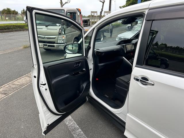 ヴォクシー ZS 煌II 冠水歴車ナビTVバックカメラCDDVD再生HDMI入力ETC車載器両側パワスラスマートキーPスタートイモビ付3列シート7名乗車ドライブレコーダー白線逸脱警報セーフティーセンスプリクラッシュセーフティー(44枚目)