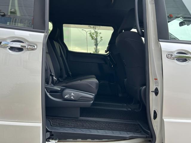 ヴォクシー ZS 煌II 冠水歴車ナビTVバックカメラCDDVD再生HDMI入力ETC車載器両側パワスラスマートキーPスタートイモビ付3列シート7名乗車ドライブレコーダー白線逸脱警報セーフティーセンスプリクラッシュセーフティー(57枚目)