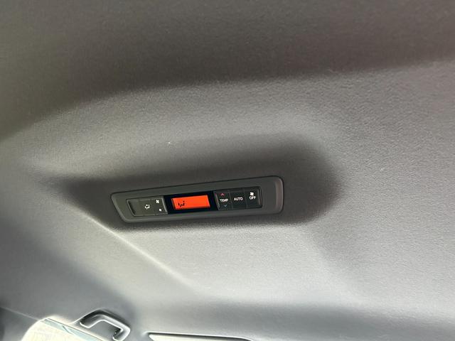 ヴォクシー ZS 煌II 冠水歴車ナビTVバックカメラCDDVD再生HDMI入力ETC車載器両側パワスラスマートキーPスタートイモビ付3列シート7名乗車ドライブレコーダー白線逸脱警報セーフティーセンスプリクラッシュセーフティー(65枚目)